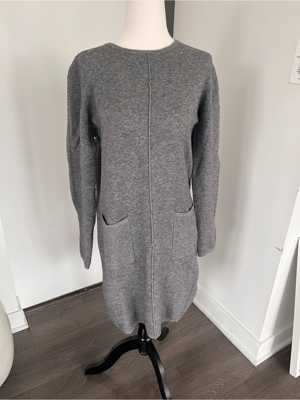 Moda Gray Long Sleeve Knit Pocket Dress NWT